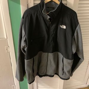 Men’s North Face gray and black fleece jacket